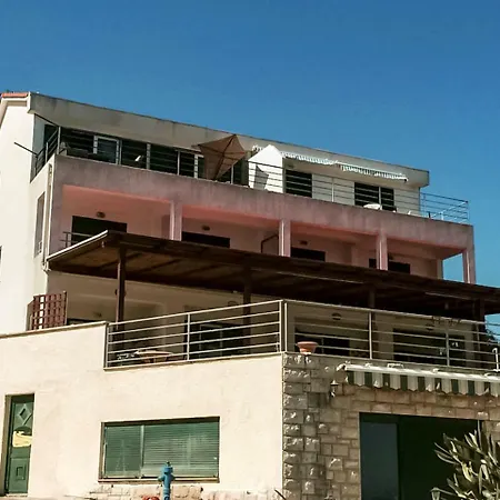 Nikolea - Beach Island Getaway 公寓 *